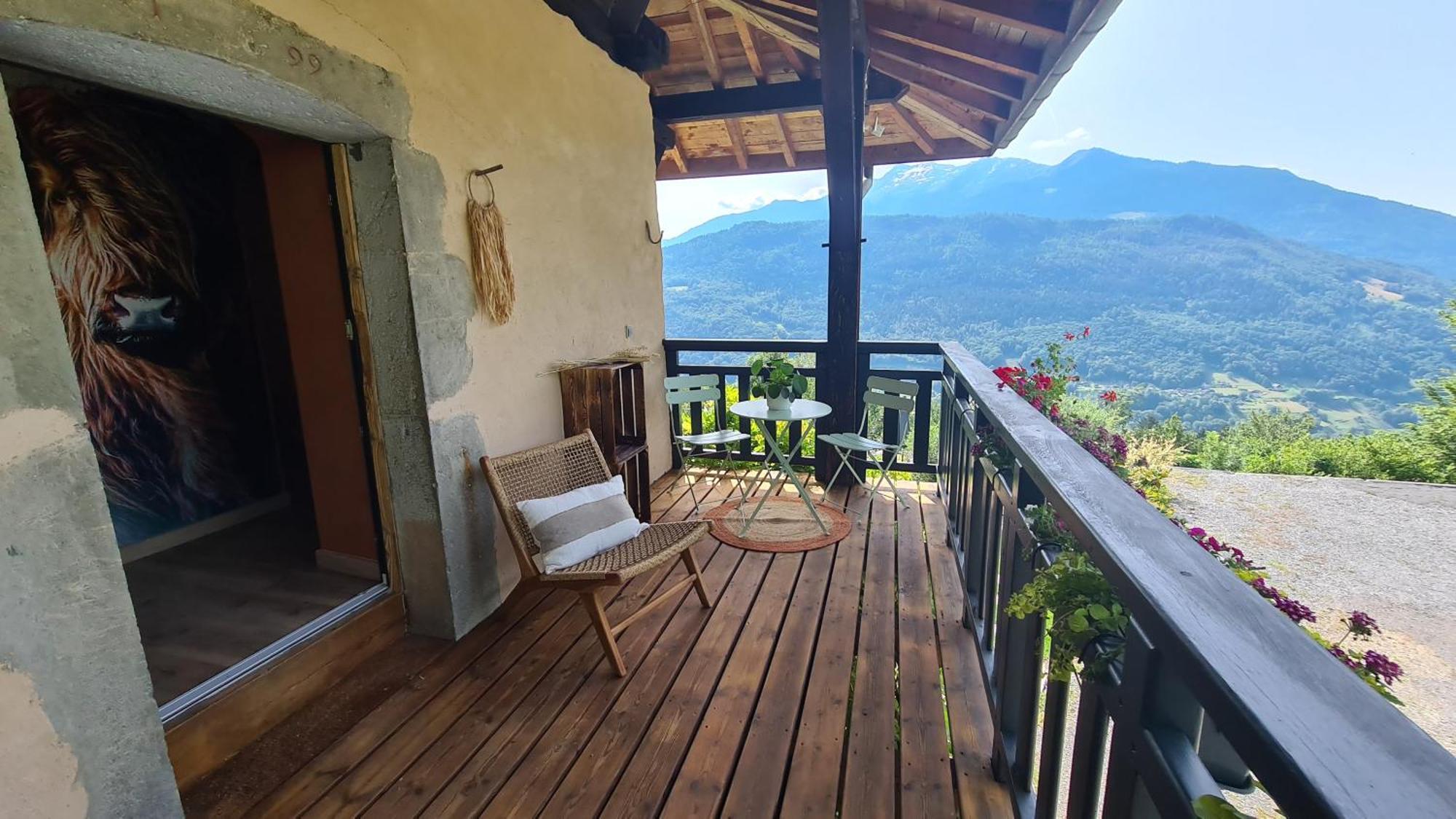 Le Refuge Du Montagnard Panzió Marthod Kültér fotó